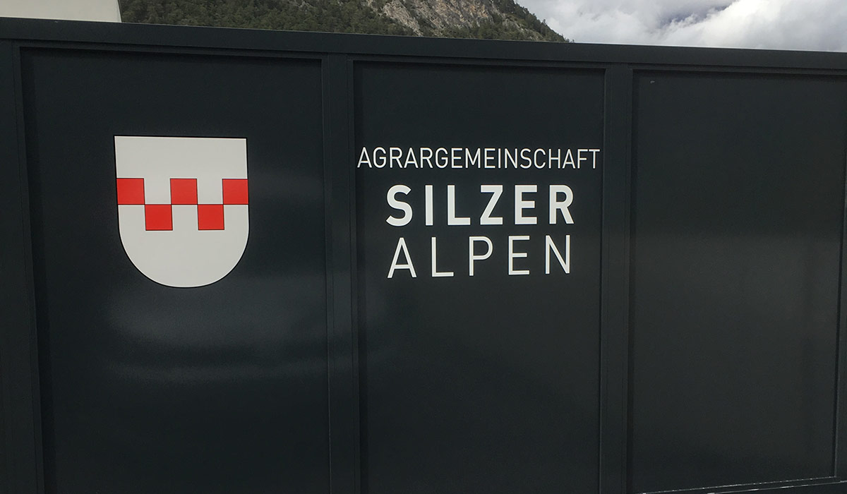 Agrargemeinschaft Silzer Alpen Torbeschriftung